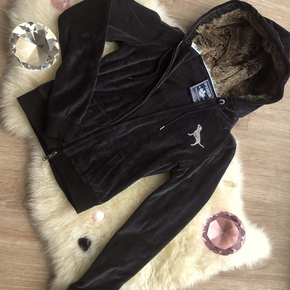 NWOT PINK Victoria’s Secret Velour Faux Fur-Lined hooded sweater in black